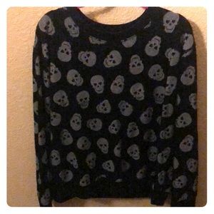 No Boundaries skull sweater